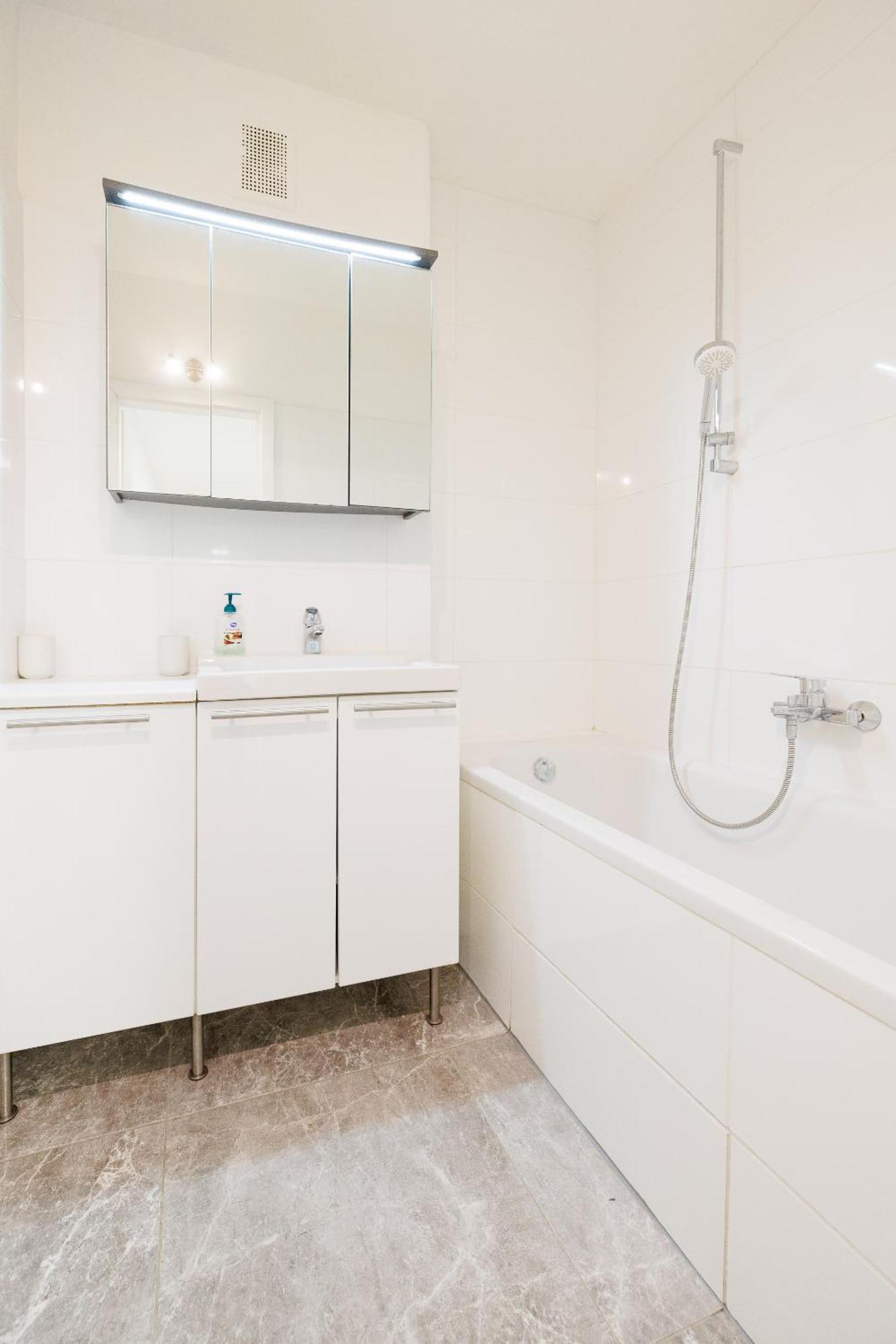 Cozy, Spacious And Charming 4 Bedrooms Apartament Відень Екстер'єр фото
